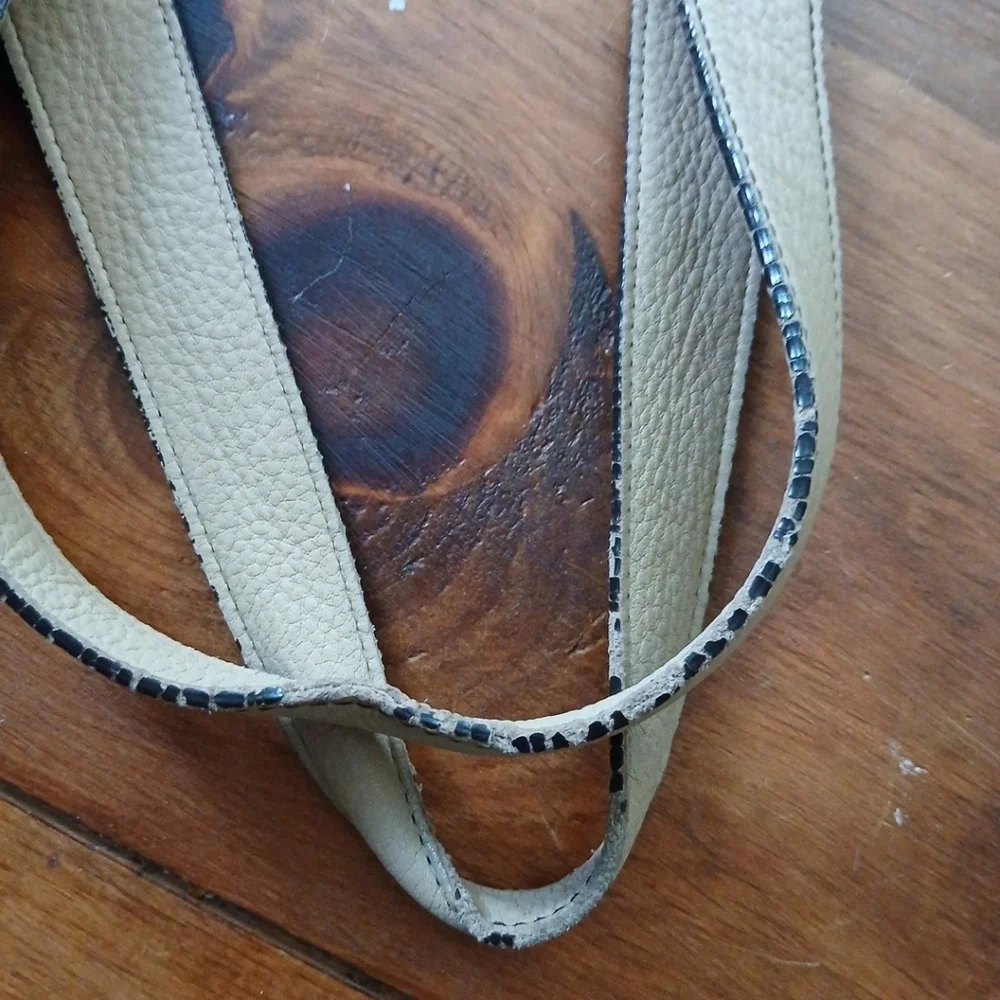 Women's COLE HAAN CREAM  Double Handles Pocketbook.